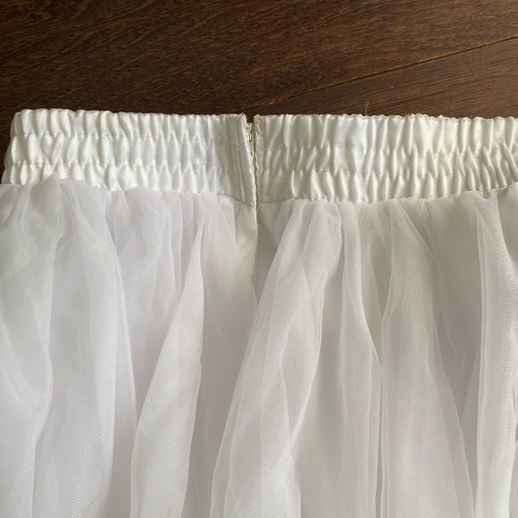 Short white tutu skirt - Picture 4 of 4